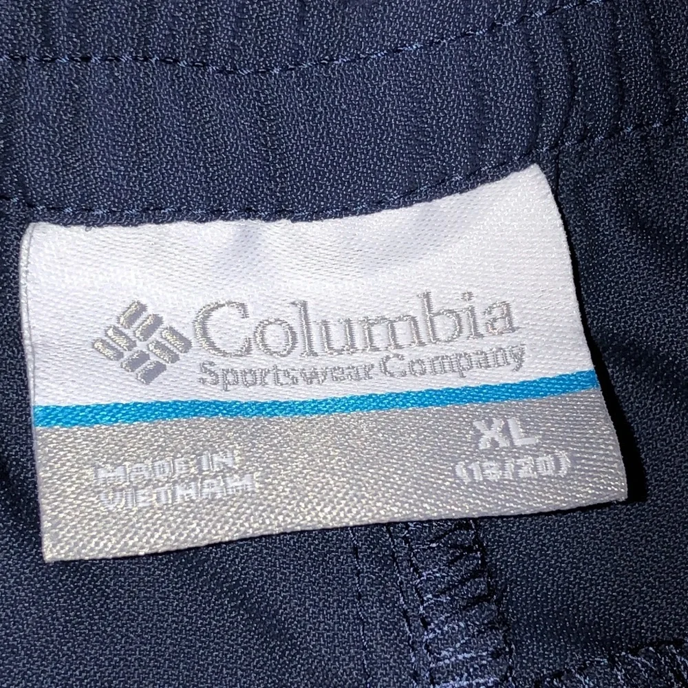 Girls Columbia Shorts SIZE XL Navy Blue Columbia Girls Shorts XL Pink Accents